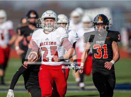 Thumbnail 3 in Platte County vs. Jackson (MSHSAA Class 5 Final) photogallery.