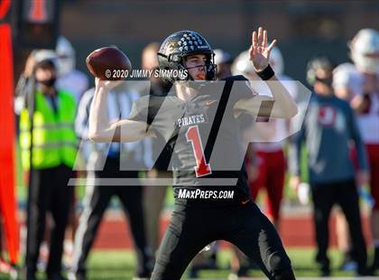Thumbnail 1 in Platte County vs. Jackson (MSHSAA Class 5 Final) photogallery.