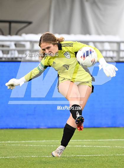 Thumbnail 3 in Rock Canyon vs. ThunderRidge (CHSAA 5A State Final) photogallery.