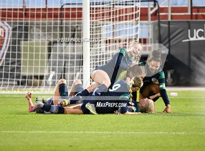 Thumbnail 3 in Rock Canyon vs. ThunderRidge (CHSAA 5A State Final) photogallery.