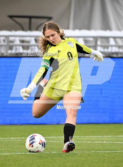 Thumbnail 3 in Rock Canyon vs. ThunderRidge (CHSAA 5A State Final) photogallery.