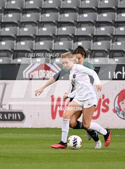 Thumbnail 3 in Rock Canyon vs. ThunderRidge (CHSAA 5A State Final) photogallery.