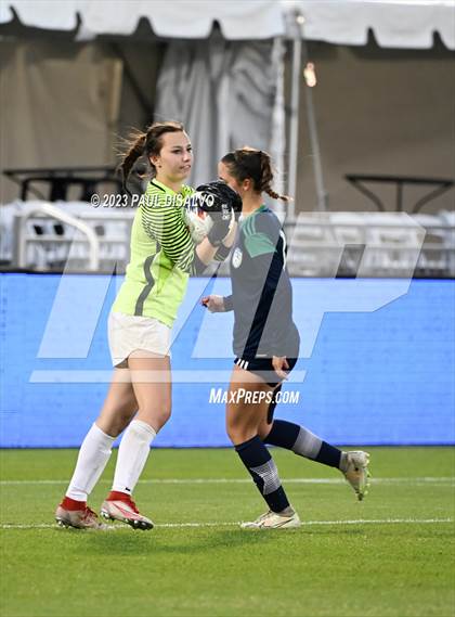 Thumbnail 2 in Rock Canyon vs. ThunderRidge (CHSAA 5A State Final) photogallery.