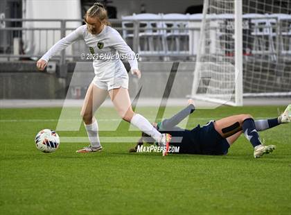 Thumbnail 2 in Rock Canyon vs. ThunderRidge (CHSAA 5A State Final) photogallery.