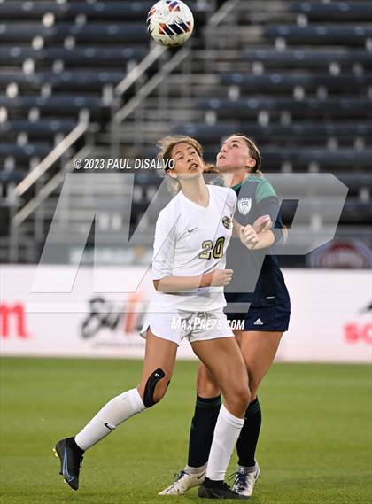 Thumbnail 3 in Rock Canyon vs. ThunderRidge (CHSAA 5A State Final) photogallery.