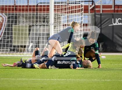 Thumbnail 2 in Rock Canyon vs. ThunderRidge (CHSAA 5A State Final) photogallery.