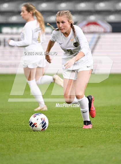 Thumbnail 3 in Rock Canyon vs. ThunderRidge (CHSAA 5A State Final) photogallery.