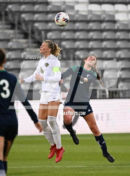 Thumbnail 2 in Rock Canyon vs. ThunderRidge (CHSAA 5A State Final) photogallery.