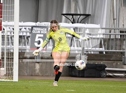 Thumbnail 2 in Rock Canyon vs. ThunderRidge (CHSAA 5A State Final) photogallery.