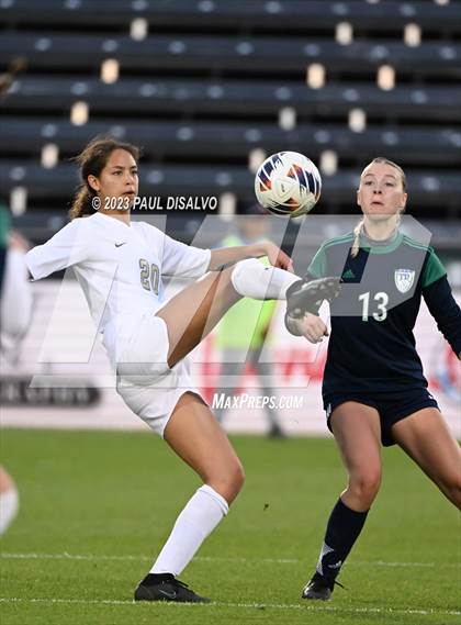 Thumbnail 2 in Rock Canyon vs. ThunderRidge (CHSAA 5A State Final) photogallery.
