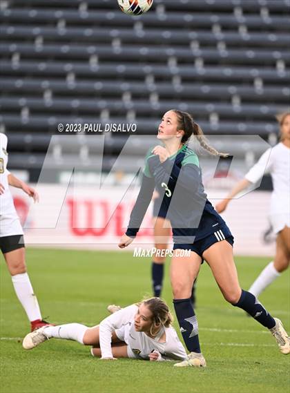 Thumbnail 1 in Rock Canyon vs. ThunderRidge (CHSAA 5A State Final) photogallery.