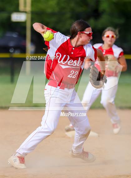 Thumbnail 2 in Davenport West vs Valley (Rick Doran Classic) photogallery.