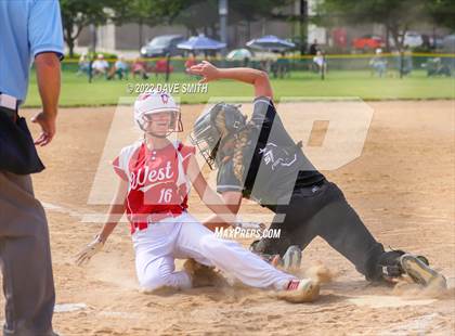 Thumbnail 1 in Davenport West vs Valley (Rick Doran Classic) photogallery.