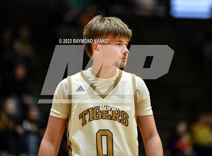 Thumbnail 3 in Delta vs. Peru (IHSAA 3A Section 24 Regional Final) photogallery.
