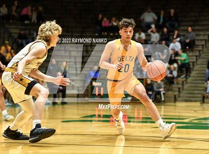 Thumbnail 1 in Delta vs. Peru (IHSAA 3A Section 24 Regional Final) photogallery.