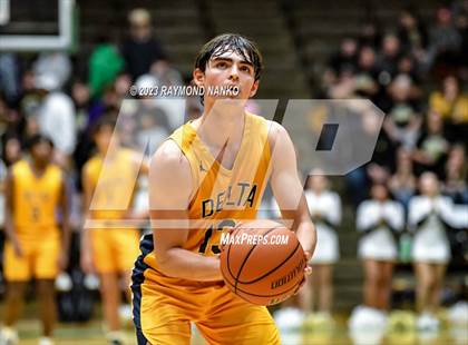 Thumbnail 2 in Delta vs. Peru (IHSAA 3A Section 24 Regional Final) photogallery.