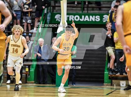 Thumbnail 1 in Delta vs. Peru (IHSAA 3A Section 24 Regional Final) photogallery.