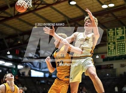 Thumbnail 3 in Delta vs. Peru (IHSAA 3A Section 24 Regional Final) photogallery.