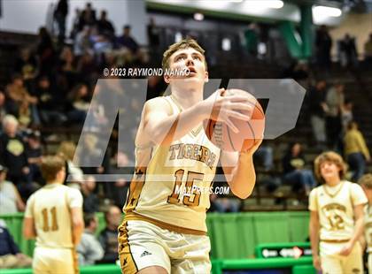 Thumbnail 2 in Delta vs. Peru (IHSAA 3A Section 24 Regional Final) photogallery.