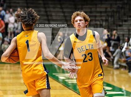 Thumbnail 1 in Delta vs. Peru (IHSAA 3A Section 24 Regional Final) photogallery.