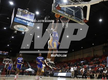Thumbnail 3 in St. Frances Academy vs. Booker T. Washington (King Cotton Classic) photogallery.