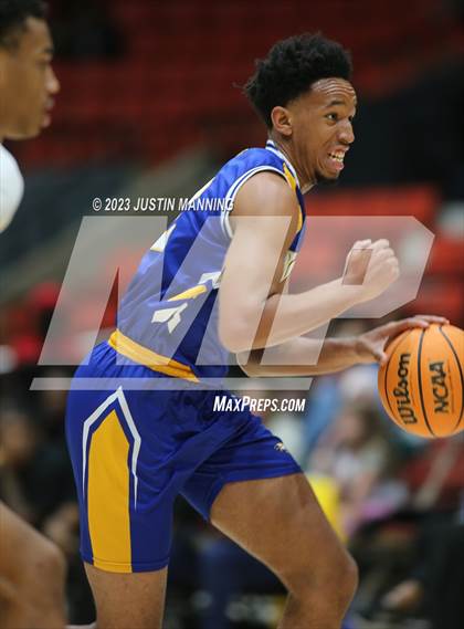 Thumbnail 2 in St. Frances Academy vs. Booker T. Washington (King Cotton Classic) photogallery.