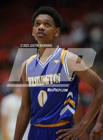 Thumbnail 3 in St. Frances Academy vs. Booker T. Washington (King Cotton Classic) photogallery.