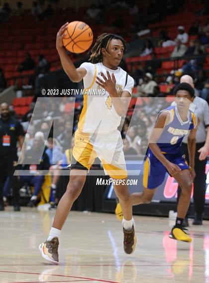 Thumbnail 2 in St. Frances Academy vs. Booker T. Washington (King Cotton Classic) photogallery.