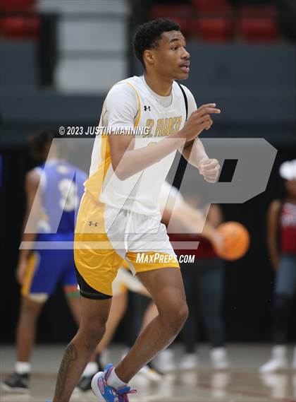 Thumbnail 2 in St. Frances Academy vs. Booker T. Washington (King Cotton Classic) photogallery.