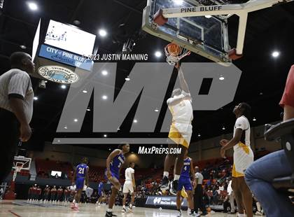 Thumbnail 1 in St. Frances Academy vs. Booker T. Washington (King Cotton Classic) photogallery.
