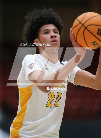 Thumbnail 3 in St. Frances Academy vs. Booker T. Washington (King Cotton Classic) photogallery.