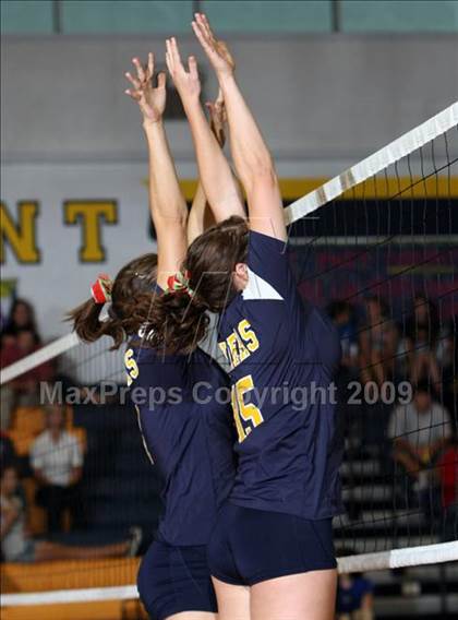 Thumbnail 1 in Leander @ Stony Point photogallery.