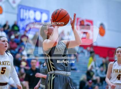 Thumbnail 2 in Collinsville vs. Alvord (UIL 2A Region II Bi-District) photogallery.