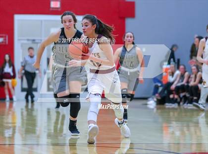 Thumbnail 3 in Collinsville vs. Alvord (UIL 2A Region II Bi-District) photogallery.