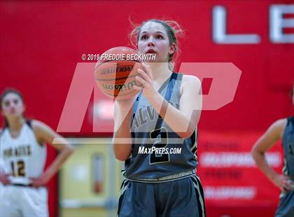 Thumbnail 2 in Collinsville vs. Alvord (UIL 2A Region II Bi-District) photogallery.
