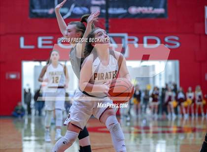 Thumbnail 3 in Collinsville vs. Alvord (UIL 2A Region II Bi-District) photogallery.