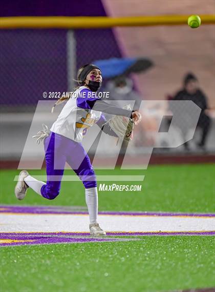 Thumbnail 3 in Glenn @ Norwalk photogallery.