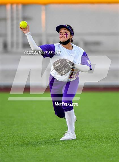 Thumbnail 3 in Glenn @ Norwalk photogallery.