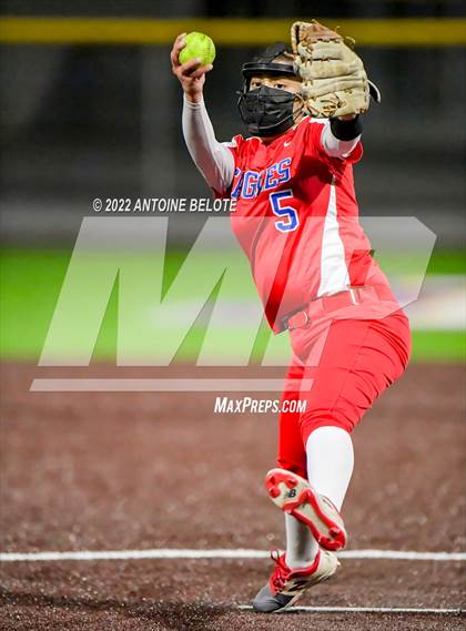 Thumbnail 3 in Glenn @ Norwalk photogallery.