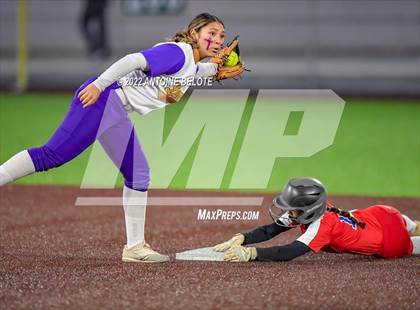 Thumbnail 3 in Glenn @ Norwalk photogallery.