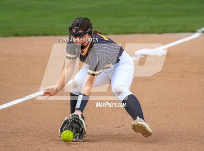 Thumbnail 2 in Port Huron Northern @ Port Huron photogallery.
