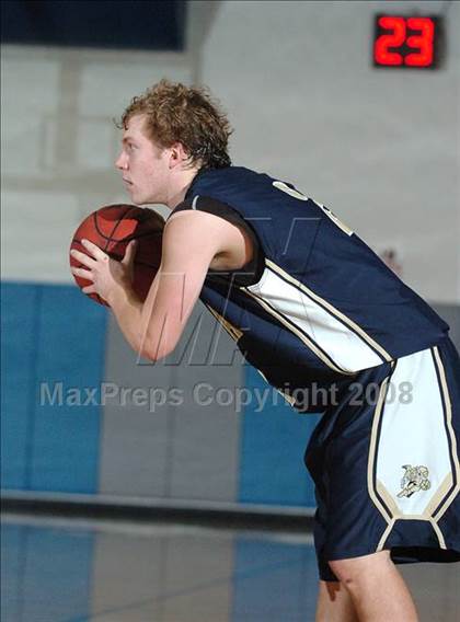 Thumbnail 1 in Nevada Union vs. Davis (Les Curry Invitational) photogallery.