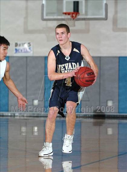 Thumbnail 2 in Nevada Union vs. Davis (Les Curry Invitational) photogallery.