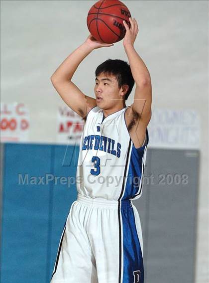 Thumbnail 1 in Nevada Union vs. Davis (Les Curry Invitational) photogallery.
