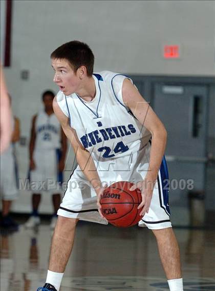 Thumbnail 1 in Nevada Union vs. Davis (Les Curry Invitational) photogallery.