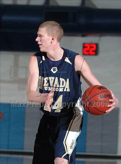 Thumbnail 1 in Nevada Union vs. Davis (Les Curry Invitational) photogallery.