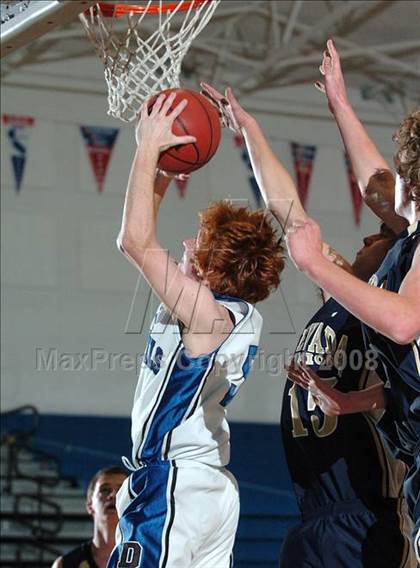 Thumbnail 2 in Nevada Union vs. Davis (Les Curry Invitational) photogallery.