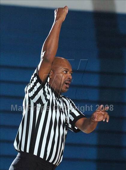 Thumbnail 3 in Nevada Union vs. Davis (Les Curry Invitational) photogallery.