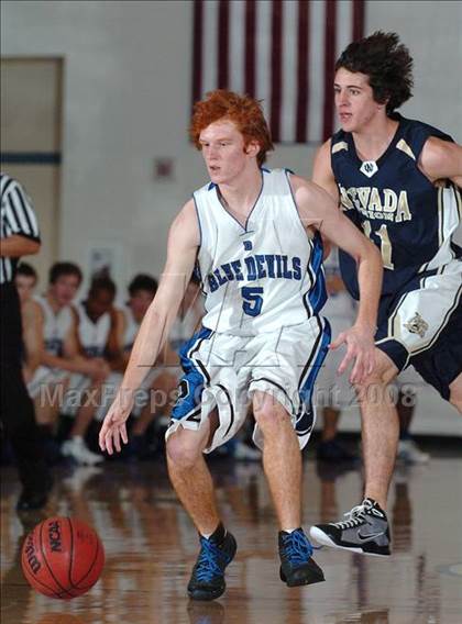 Thumbnail 2 in Nevada Union vs. Davis (Les Curry Invitational) photogallery.