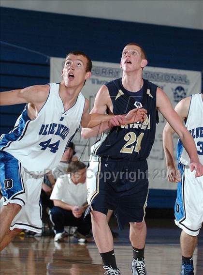Thumbnail 1 in Nevada Union vs. Davis (Les Curry Invitational) photogallery.